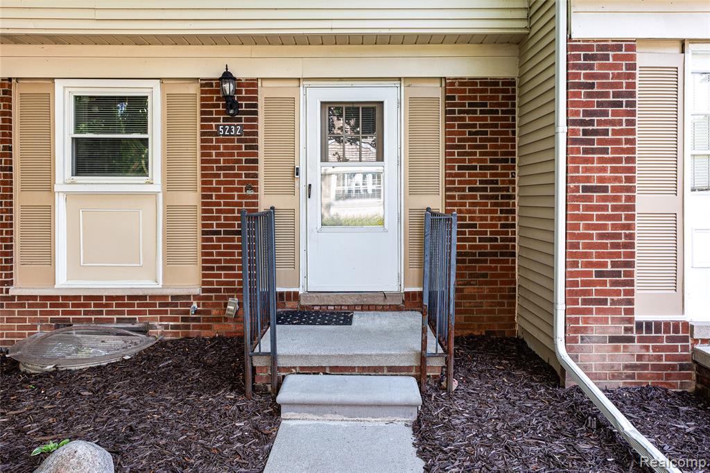 5232 Breeze Hill Place, Troy, MI 48098 — Photo 3