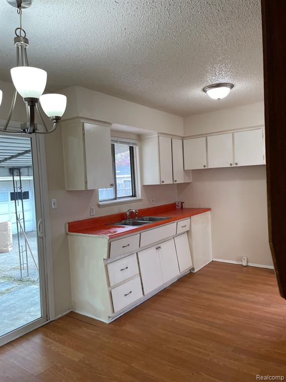 902 DELL Avenue, Flint, MI 48507 — Photo 11