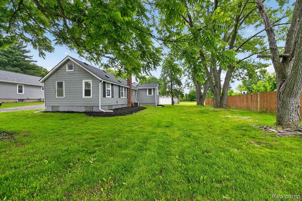 2931 Grant Road, Rochester Hills, MI 48309