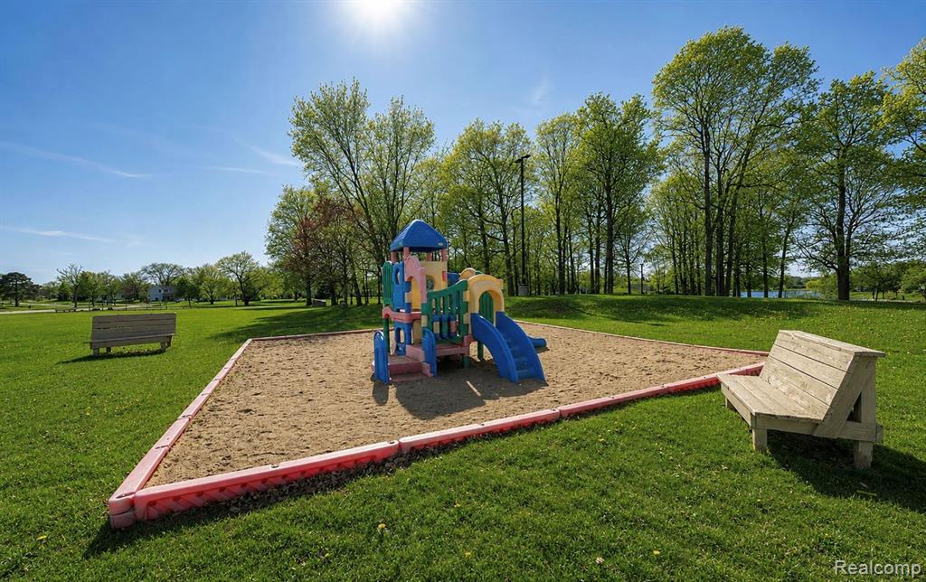 22814 Talford Street, Novi, MI — Photo 22