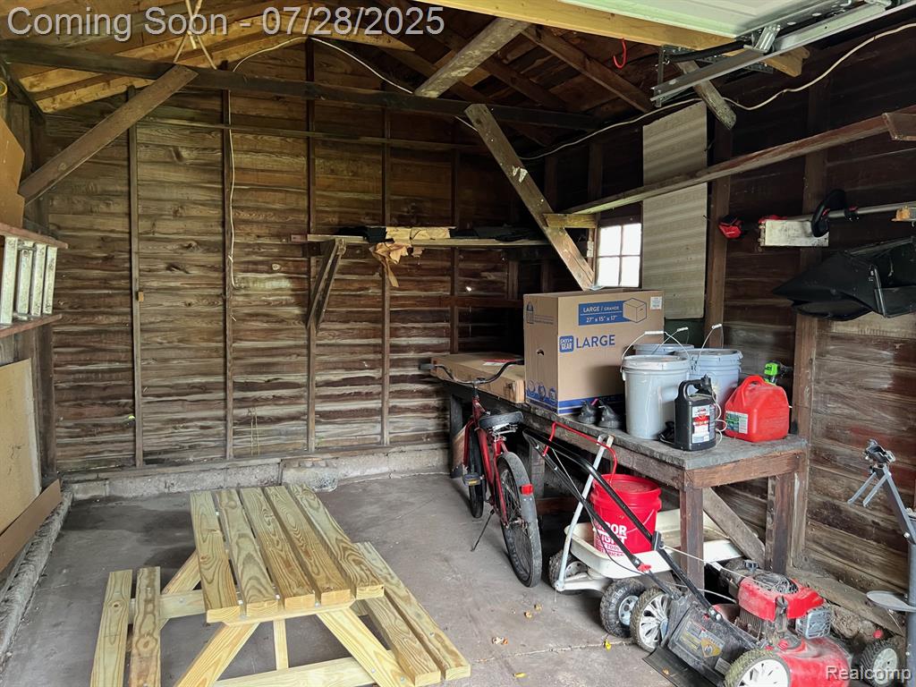 617 N Madison Street, Lapeer, MI 48446 — Photo 8