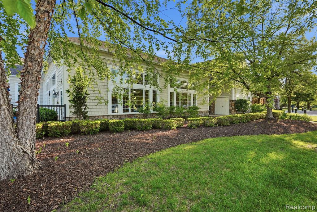 9370 Sand Hill Drive, Grand Blanc, MI 48439 — Photo 5