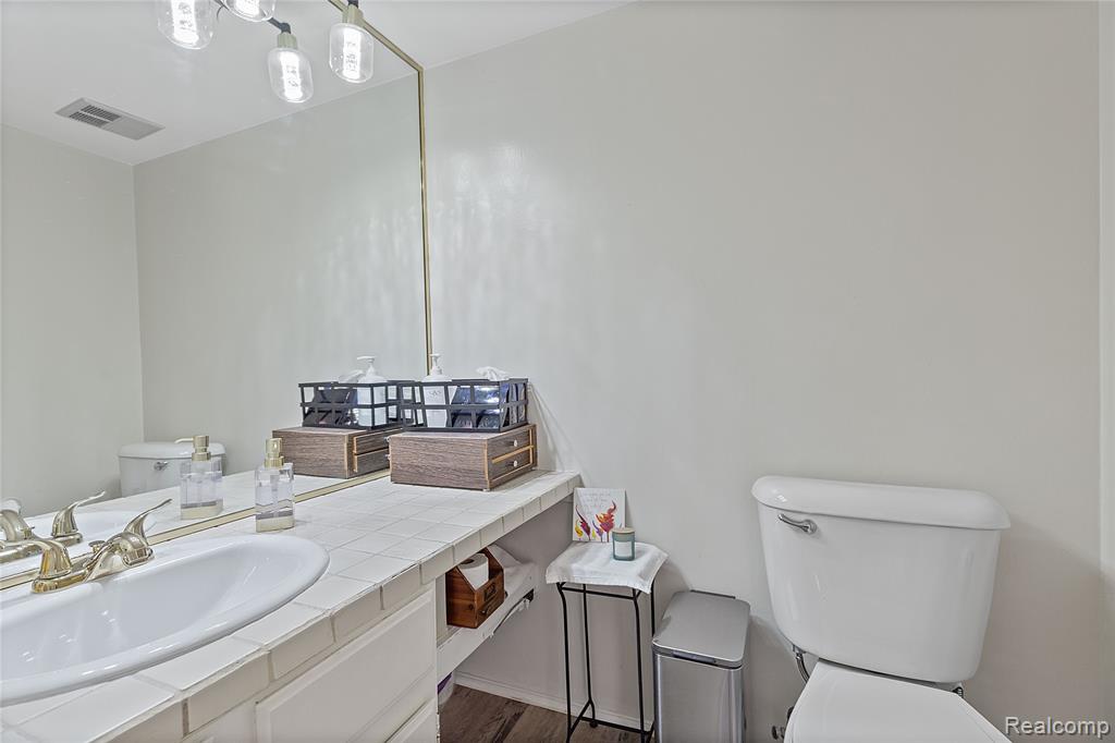 5768 Northfield Parkway, Troy, MI 48098 — Photo 16
