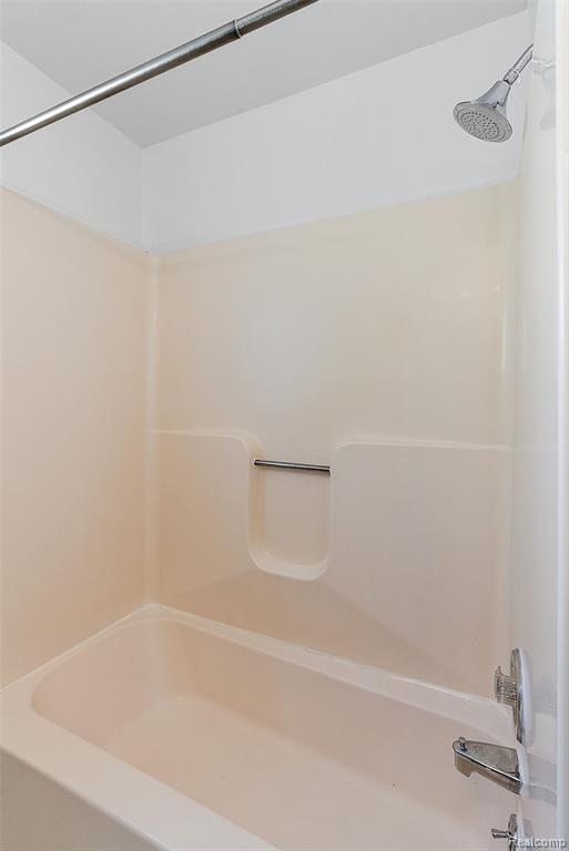898 E Barrett Avenue, Madison Heights, MI 48071 — Photo 16