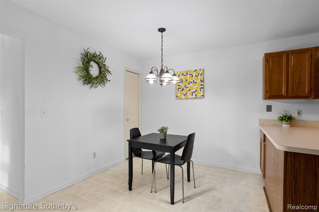 9410 Westwind Drive, Livonia, MI 48150 — Photo 22