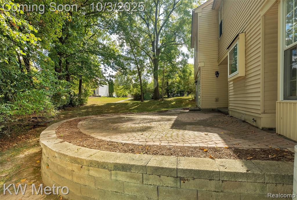 435 Thornridge Court, Rochester Hills, MI 48307 — Photo 41