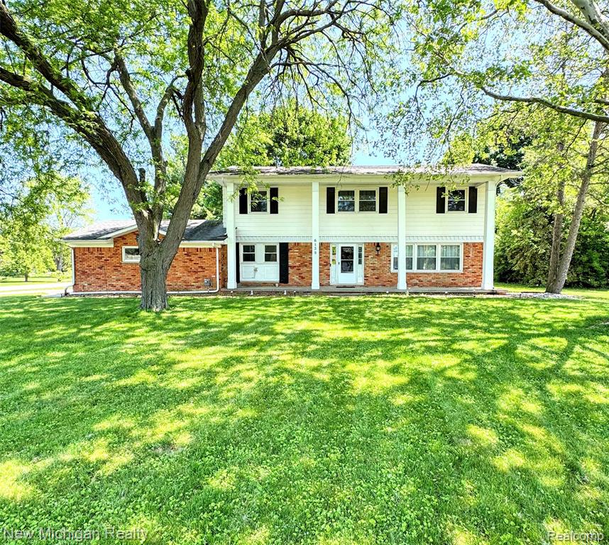 6139 Pebbleshire Circle, Grand Blanc, MI 48439 — front exterior