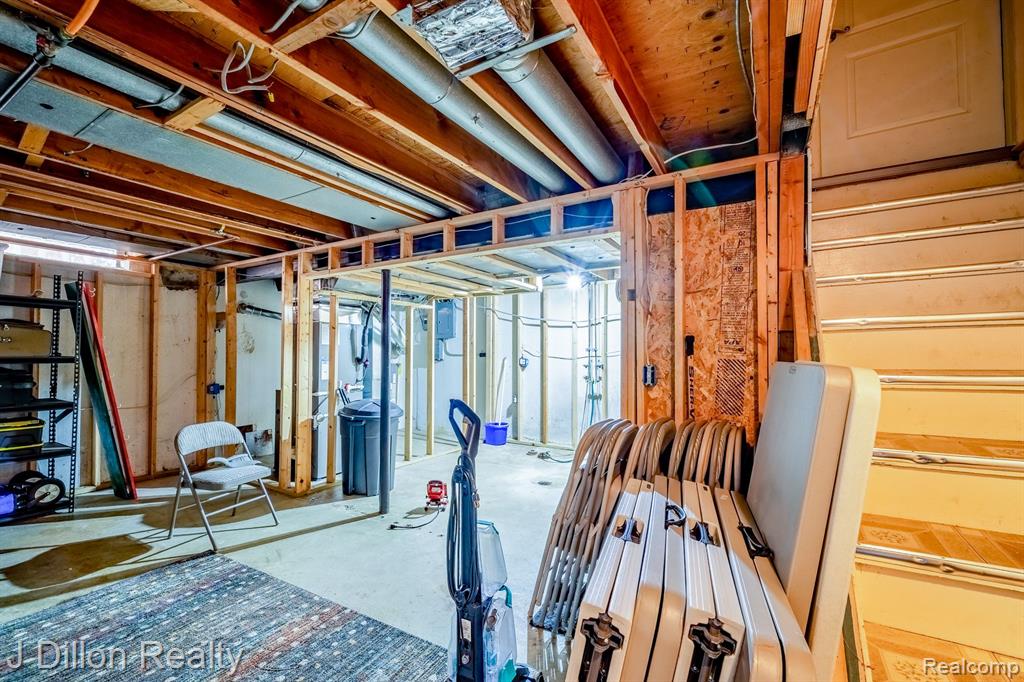 39830 EDMUNDTON Drive, Canton, MI 48187 — Photo 46