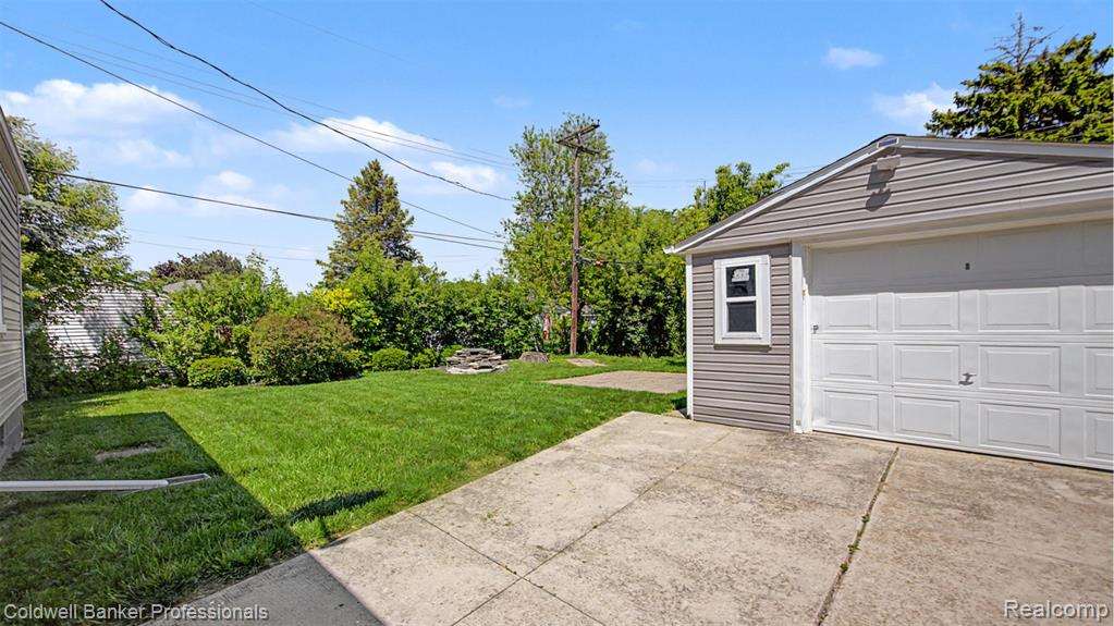 23836 Rosalind Avenue, Eastpointe, MI 48021 — Photo 9