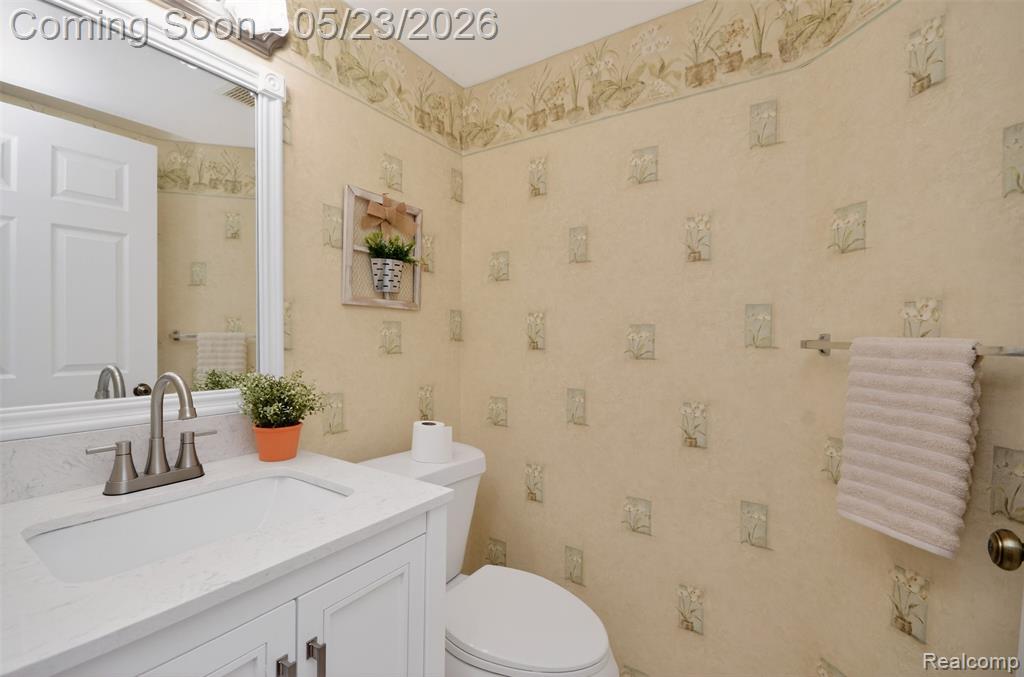 70 Pine Tree Ridge Drive, 2, Waterford, MI 48327 — Photo 22