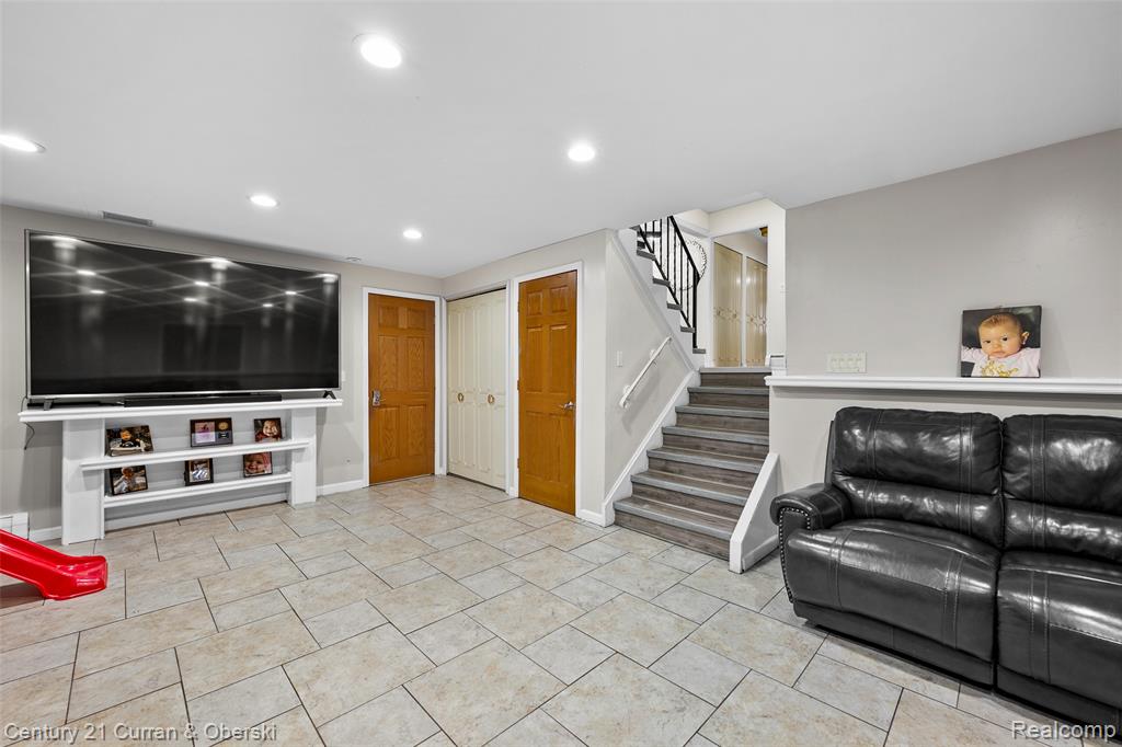 1310 Plainfield Street, Dearborn Heights, MI 48127 — Photo 24