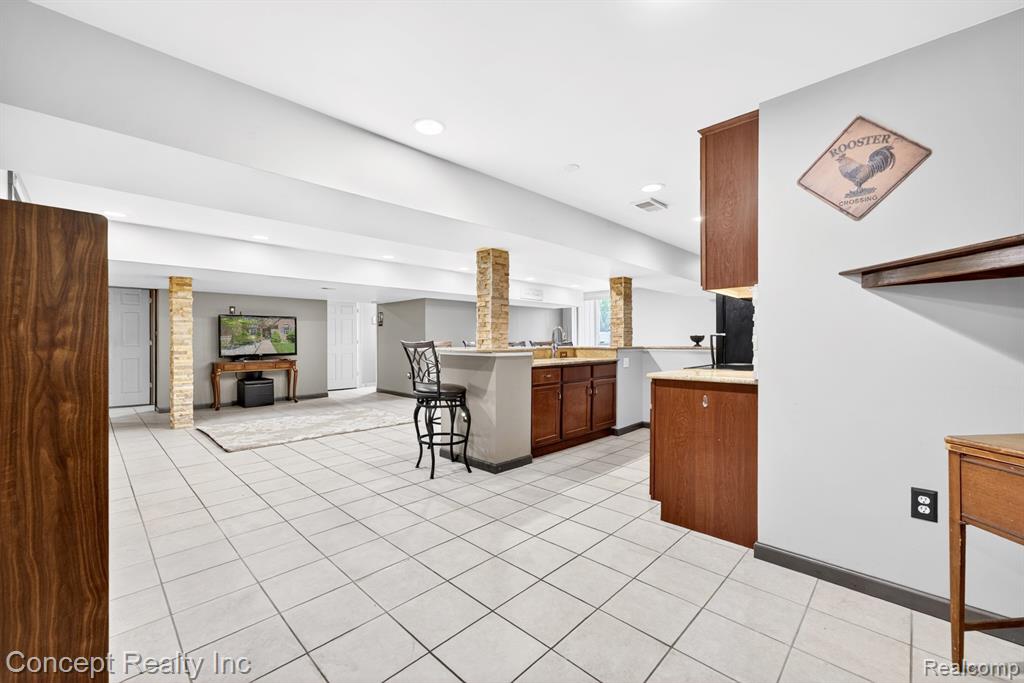 42392 White Hart Boulevard, Canton, MI 48188 — Photo 25