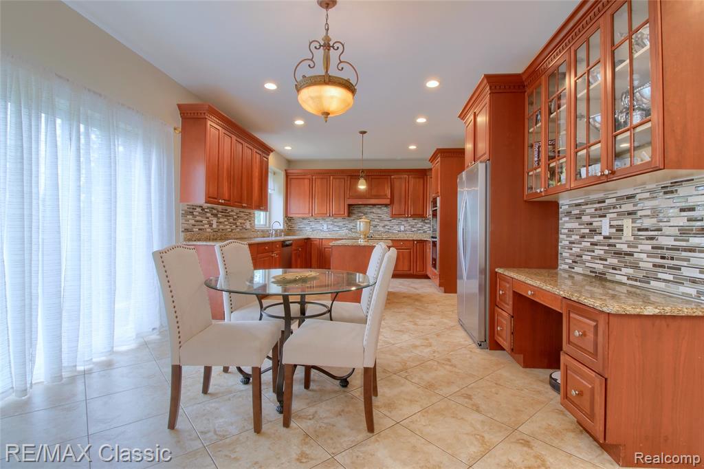 761 Nissen Court, Wixom, MI 48393 — Photo 11