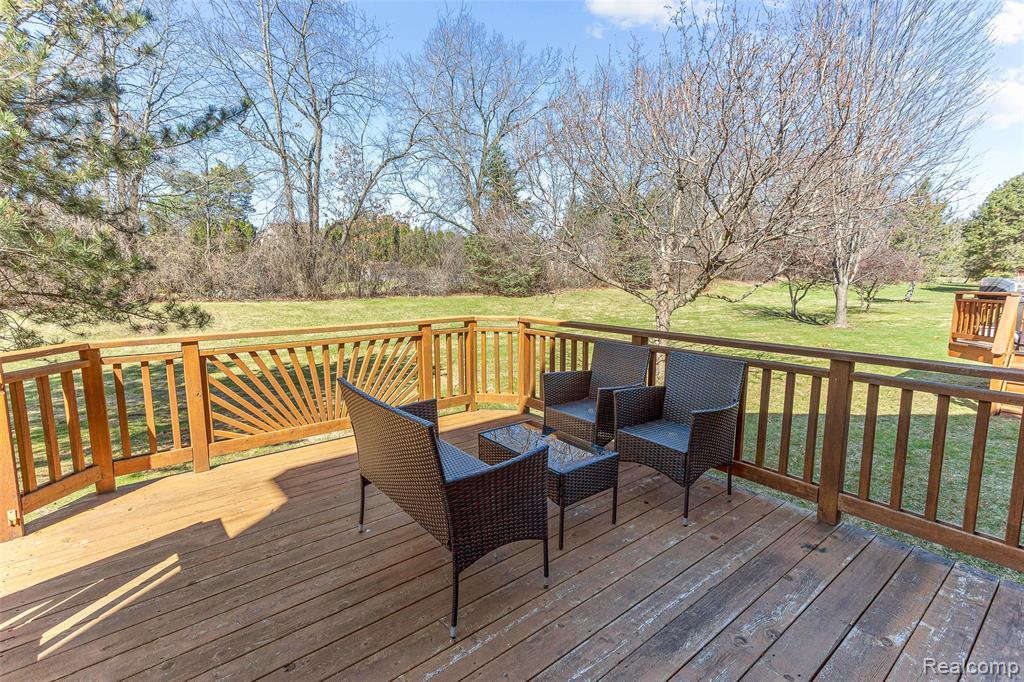 1033 Calpernia, Wixom, MI — Photo 50