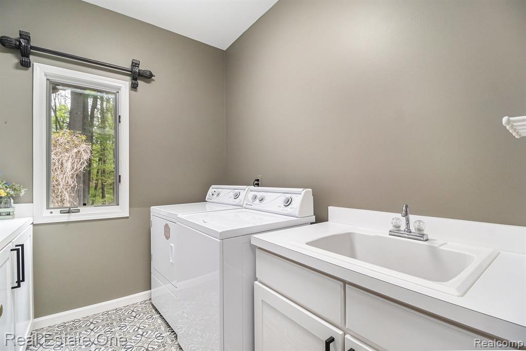 975 PINE NEEDLE Trail, Rochester, MI 48306 — Photo 6