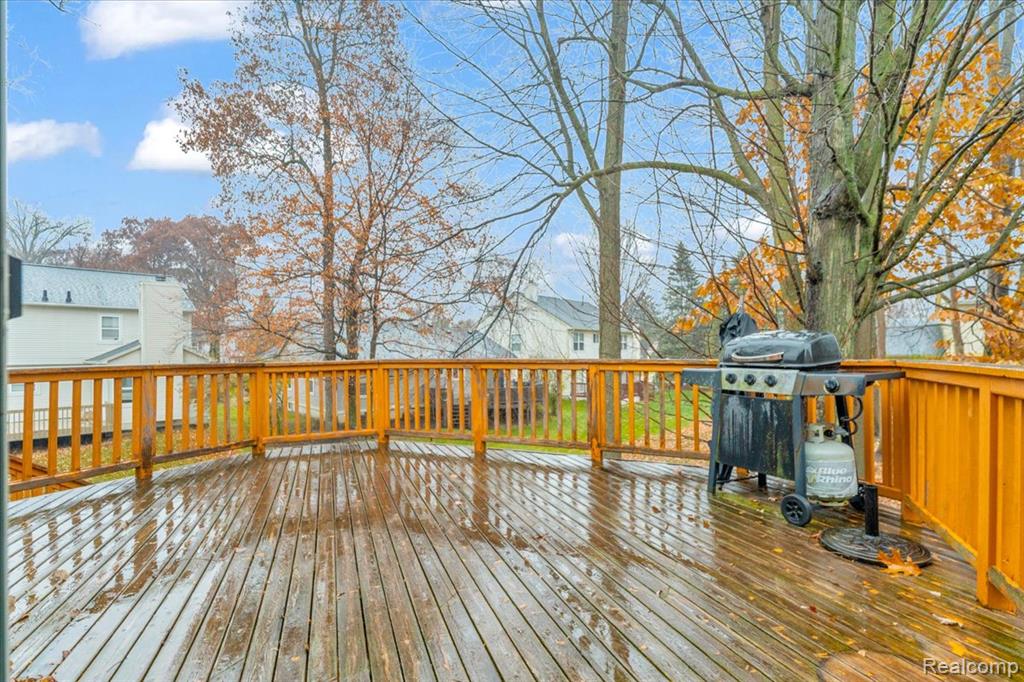 845 Canter Lane, Auburn Hills, MI 48326 — Photo 33