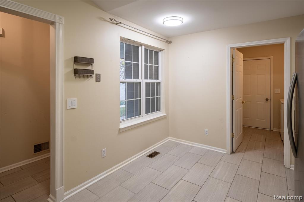 41063 Millbrook Drive, Sterling Heights, MI 48314 — Photo 13