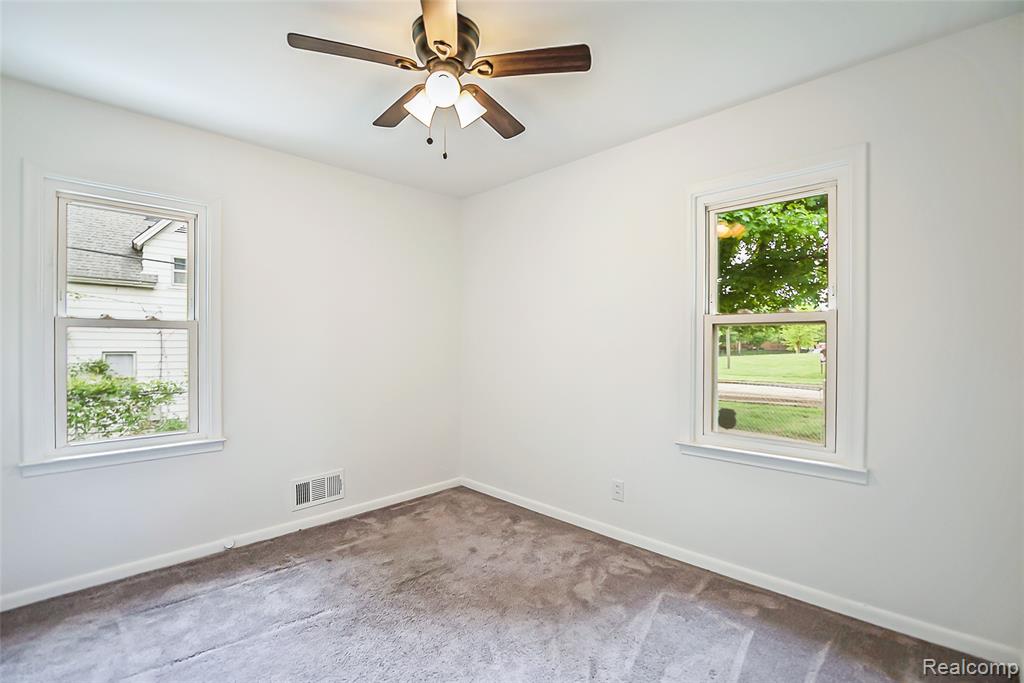 449 Burton Court, Ypsilanti, MI 48197 — Photo 29