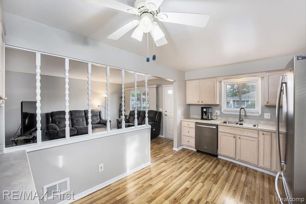 715 LOWELL Street, Marine, MI — Photo 9