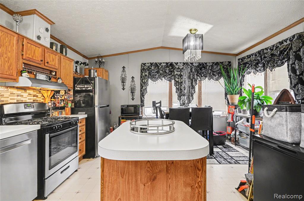 6435 Mayville Road, Clifford, MI 48727 — Photo 10