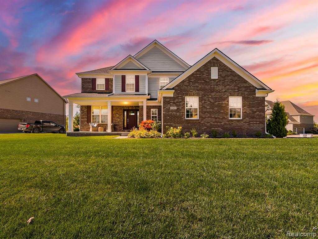 23431 S Crooked Tree Court, South Lyon, MI 48178