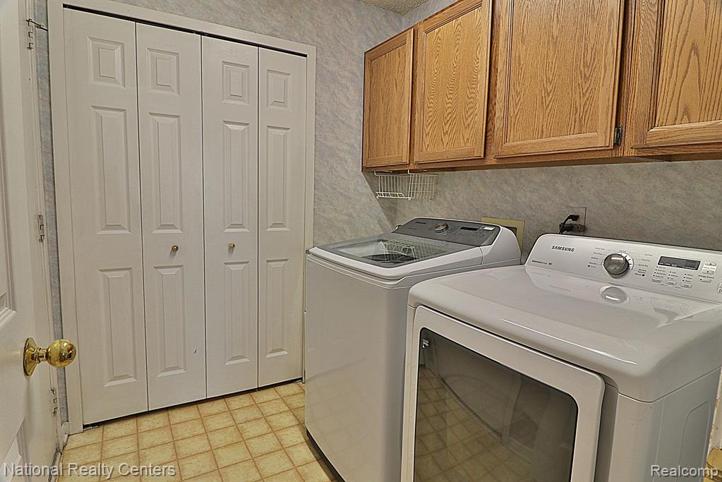 6400 PINECREST, West Bloomfield, MI — Photo 25