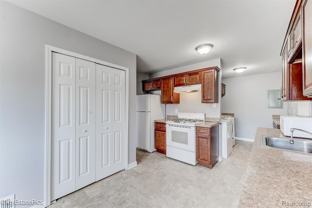 547 S Hawthorne Street, Westland, MI 48186 — Photo 21