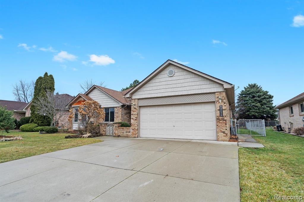 46690 BARBARA Drive, Macomb, MI 48044 — Photo 2