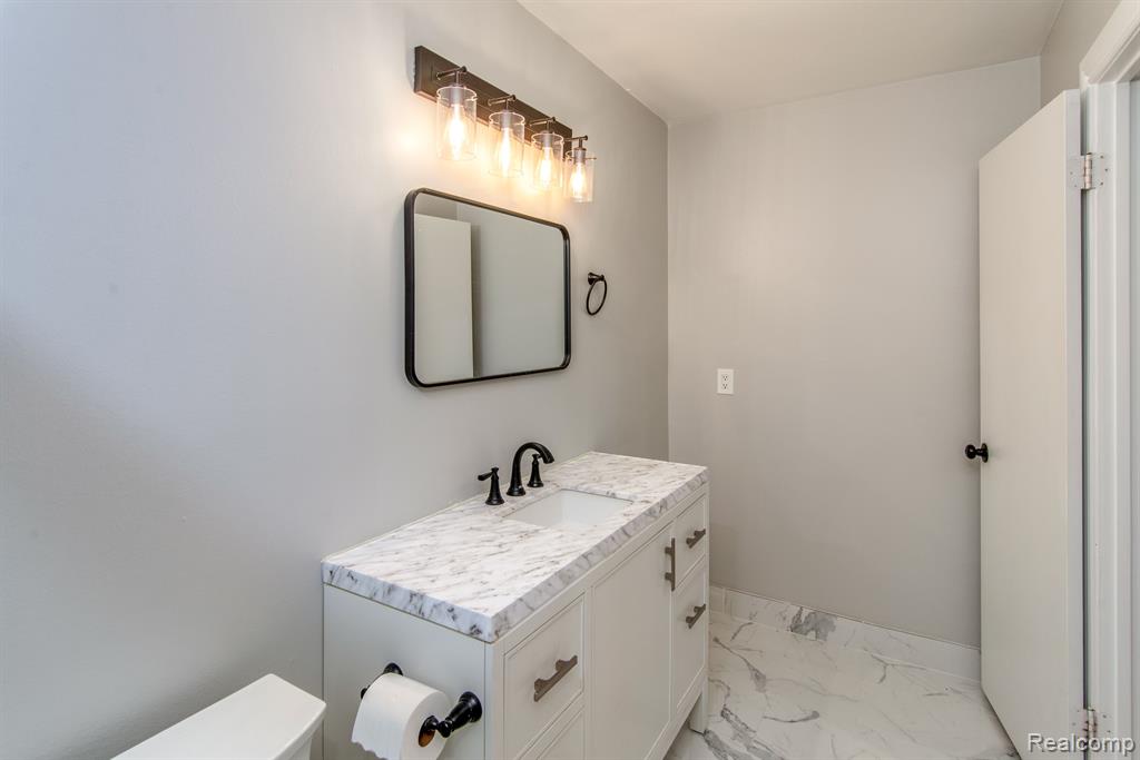 6598 MAPLE LAKES Drive, West Bloomfield, MI — Photo 18
