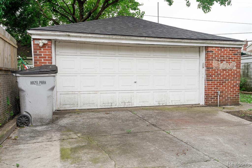750 E Hayes Avenue, Hazel Park, MI 48030 — Photo 6