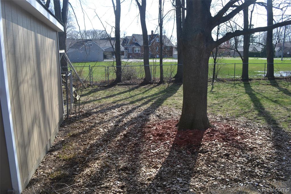 42428 Greenbrier Lane, Clinton Twp, MI 48038 — Photo 28