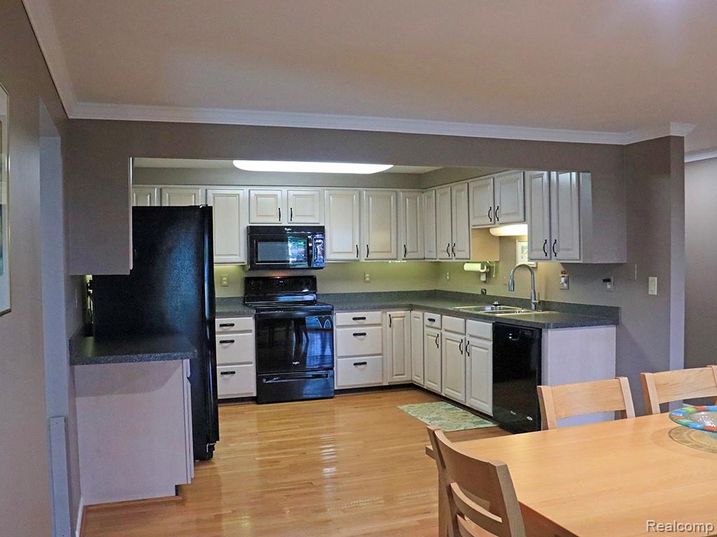 311 S Clinton Street, Stockbridge, MI 49285 — Photo 9
