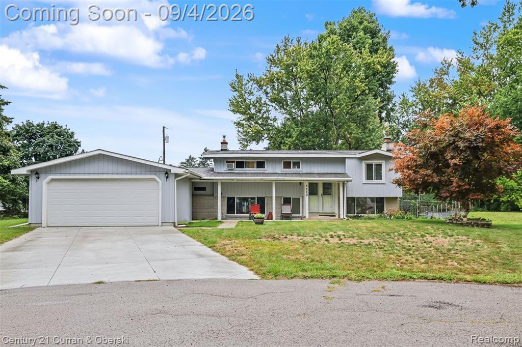 1869 Middle Trail Road, Commerce Twp, MI 48390