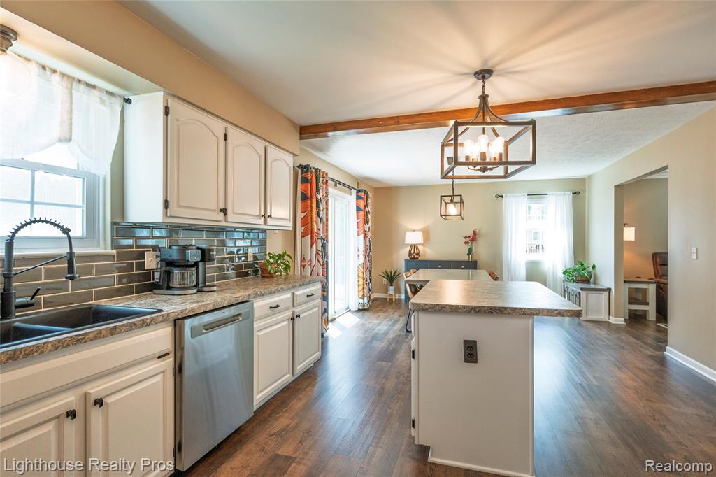 6713 Cheddar Valley Drive, Brighton, MI 48116 — Photo 15
