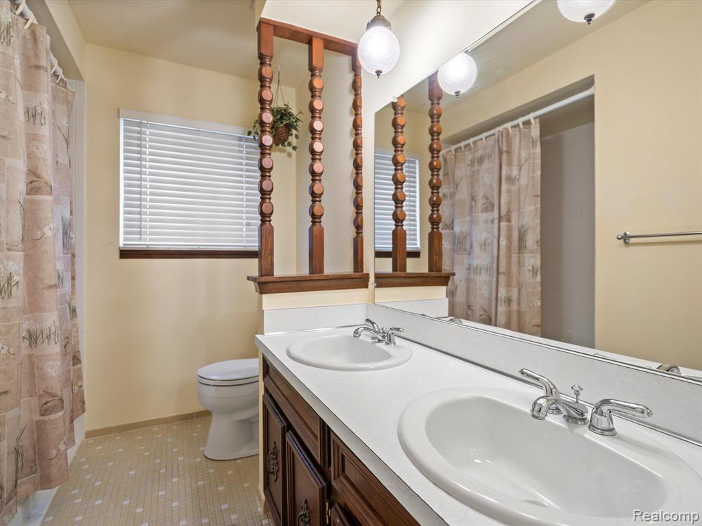 42909 LOMBARDY Drive, Canton, MI 48187 — Photo 18