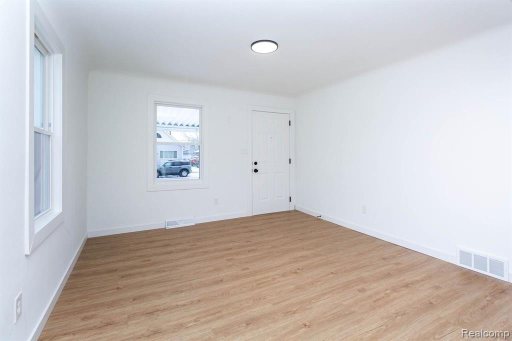 23824 Tuscany Avenue, Eastpointe, MI 48021 — Photo 3