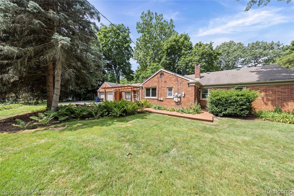 6391 Wing Lake Road, Bloomfield Hills, MI 48301 — Photo 32