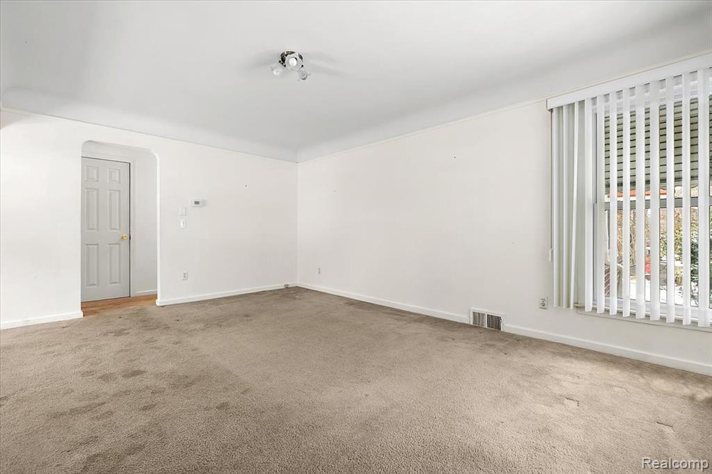 14001 Balfour Street, Oak Park, MI 48237 — Photo 8