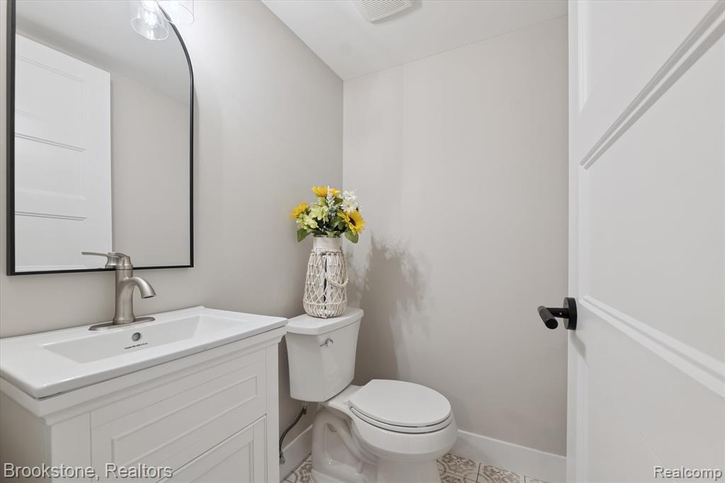 8721 Kennedy Circle North, 4, Warren, MI 48093 — Photo 21