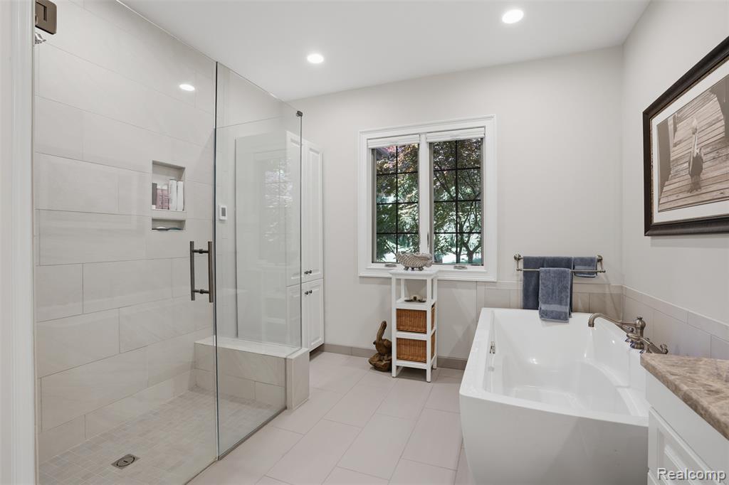 5483 Lake Ridge Drive, Brighton, MI 48116 — Photo 31