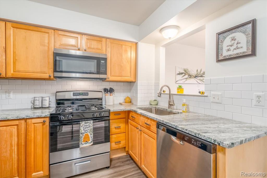 4509 Hunters Circle E, Canton, MI 48188 — Photo 11