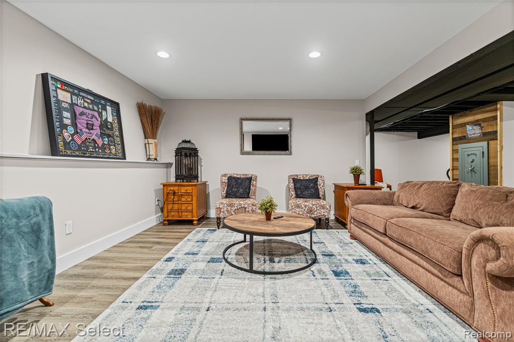 3127 Harbor Pointe Circle, Fenton, MI 48430 — Photo 34