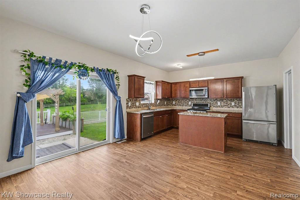 4339 Pebble Creek Boulevard, Grand Blanc, MI 48439 — Photo 8