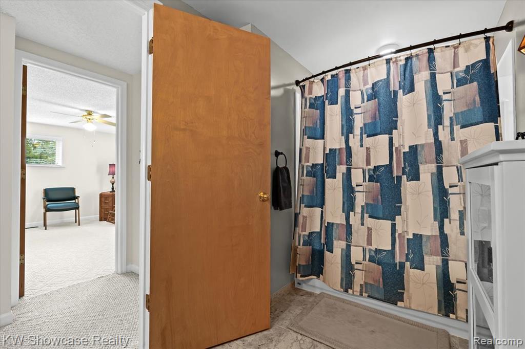 5865 Crescent Road, Waterford, MI 48327 — Photo 27