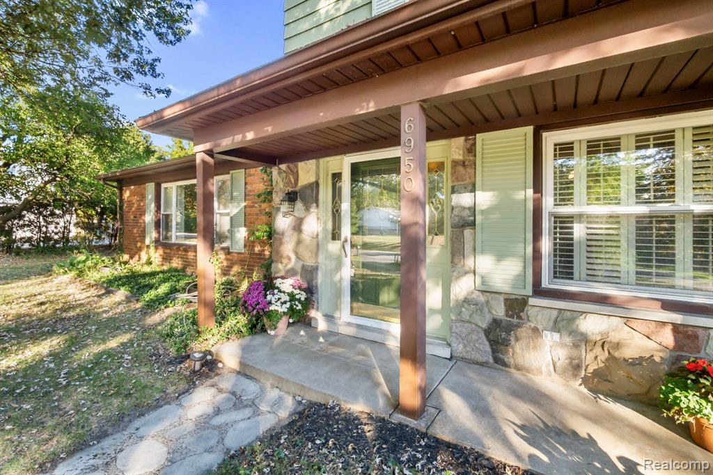 6950 Killarney Drive, Troy, MI 48098 — Photo 2