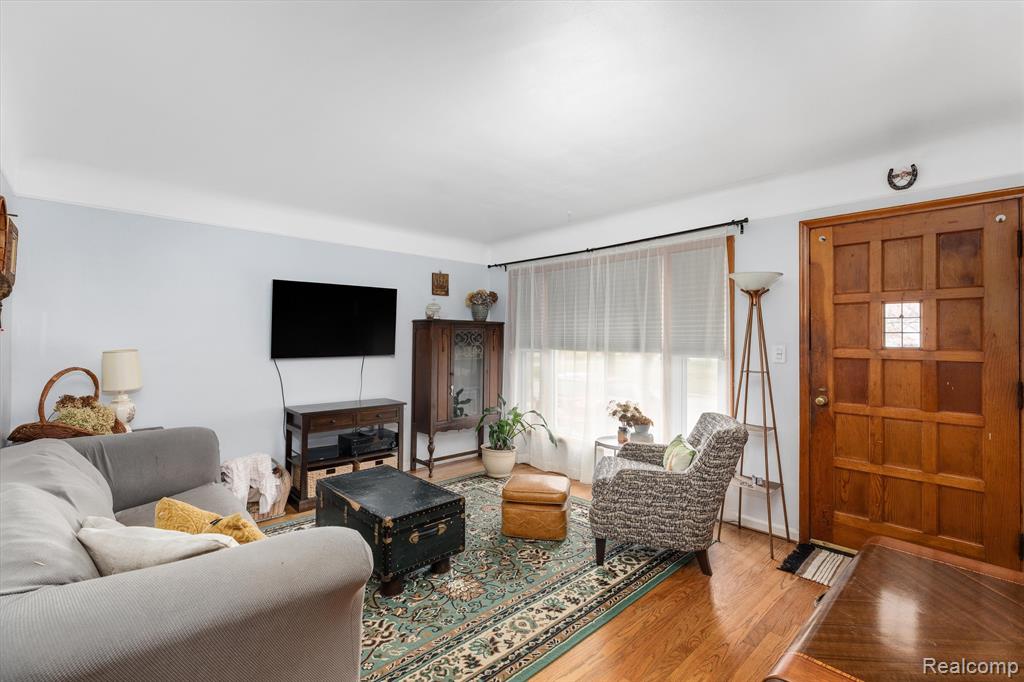869 LIBERTY Avenue, Lincoln Park, MI 48146 — Photo 4