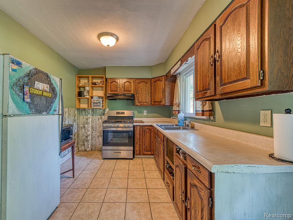 3844 DEERFIELD Road, Adrian, MI 49221 — Photo 2