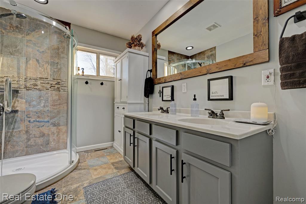 11392 E Carpenter Road, Davison, MI 48423 — Photo 15
