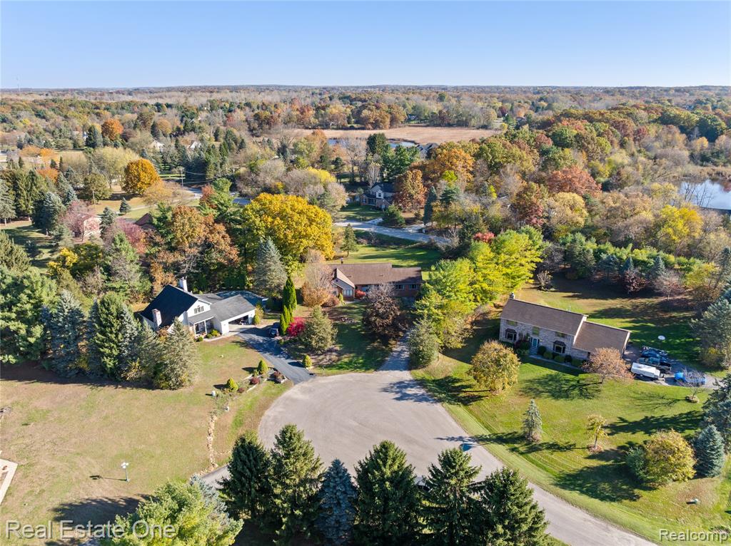 9755 Annabelle Court, South Lyon, MI 48178 — Photo 37