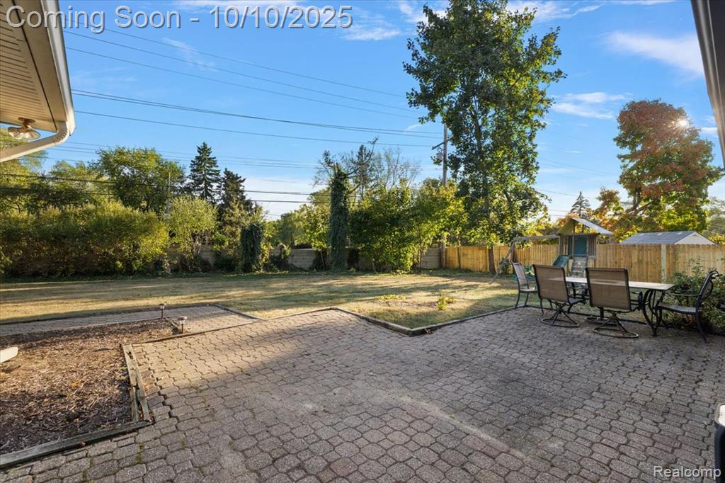 7496 Cornwall Court, West Bloomfield, MI — Photo 41